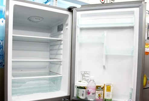 冰箱异味